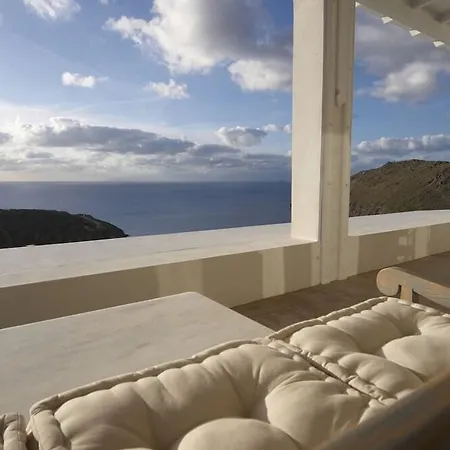 Nena's Art House Villa *